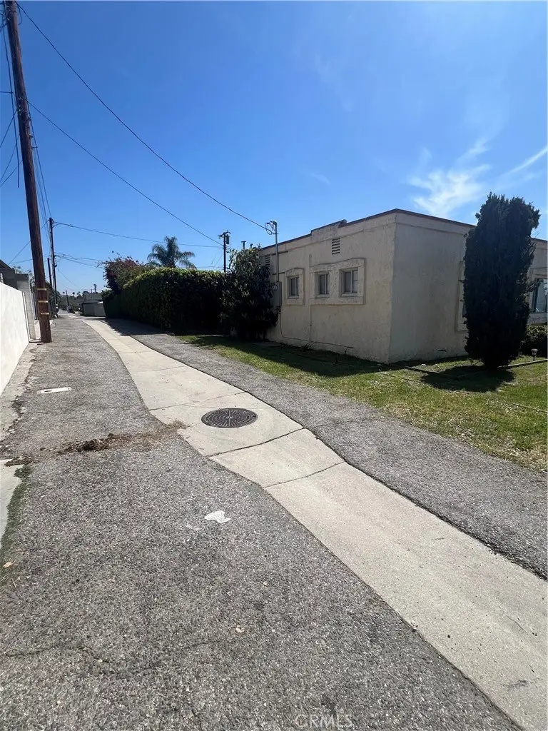 1034 N Enid Avenue, Azusa, CA 91702 - Image #3