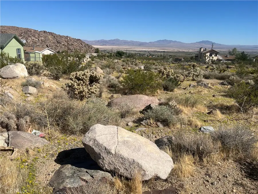 503 Spinel Road, Lucerne Valley, CA 92356 - Image #2