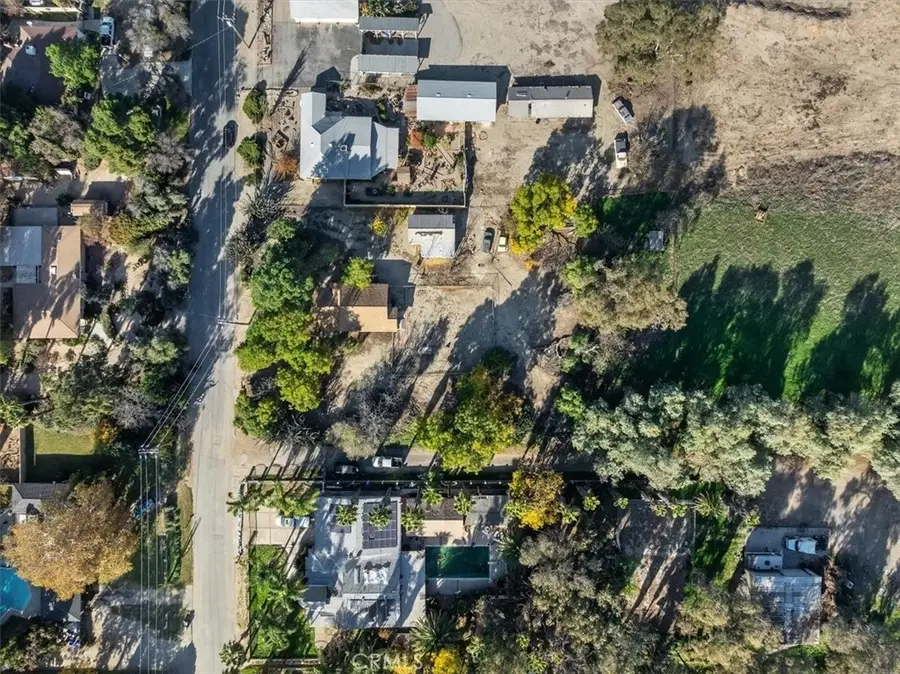 11139 Laurel Avenue, Bloomington, CA 92316 - Image #3