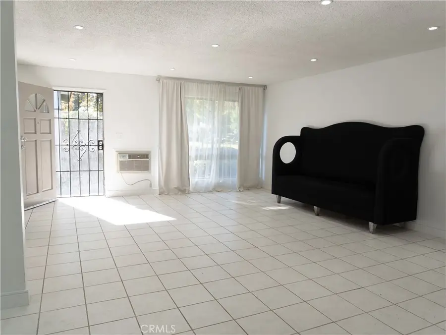 14802 Newport Ave #2B, Tustin, CA 92780 - Image #3