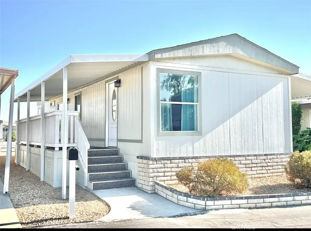 999 S Santa Fe Avenue #17, San Jacinto, CA 92583 - Image #1