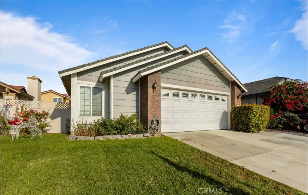 14476 Oak Knoll Court, Fontana, CA 92337 - Image #1