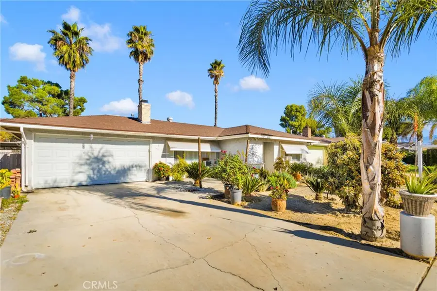 858 Coral, Hemet, CA 92543 - Image #2