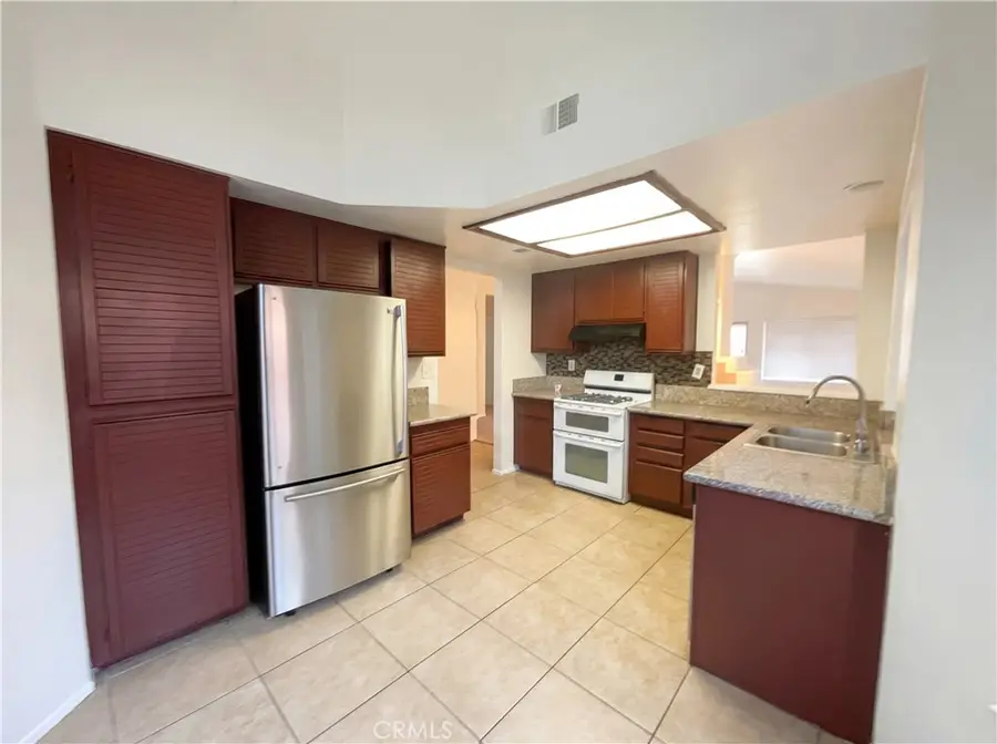 25311 Chicago Avenue, Hemet, CA 92544 - Image #2