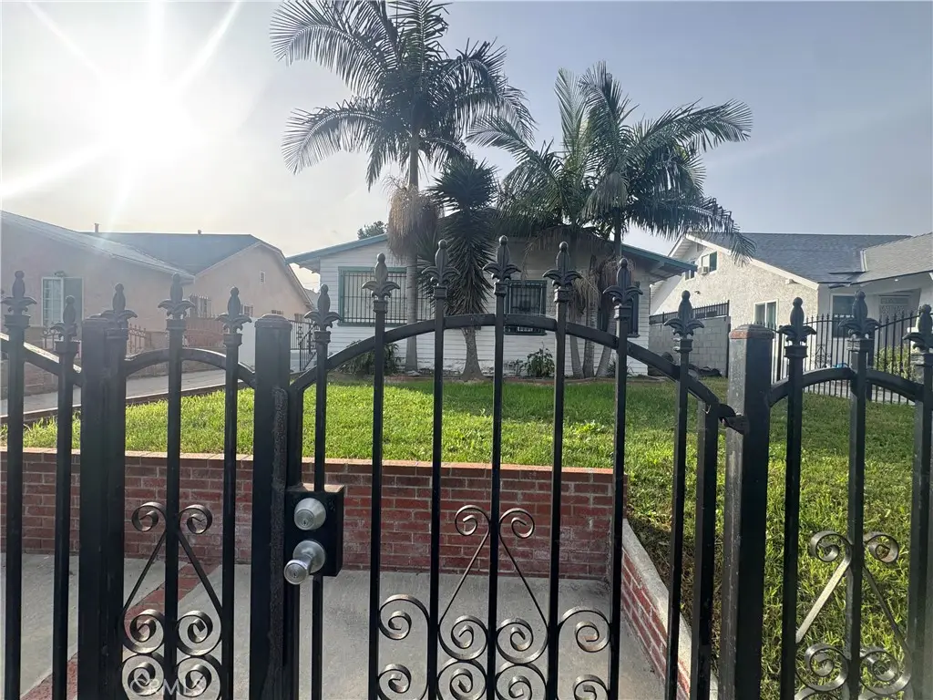 1046 W 73rd, Los Angeles, CA 90044 - #1