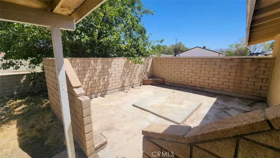 22330 Miramot Road, Apple Valley, CA 92308 - #3