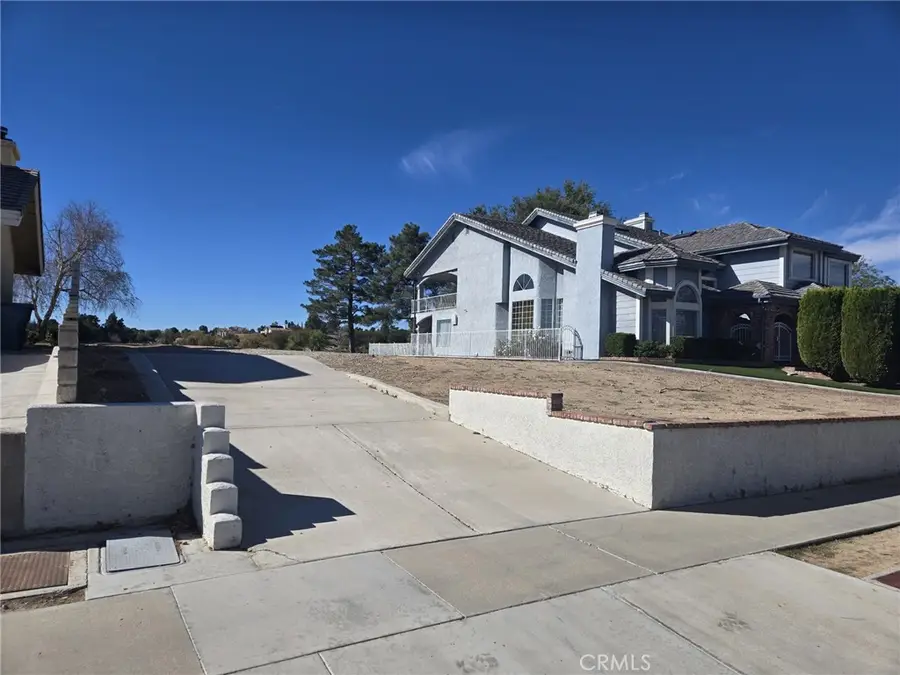 13261 Country Club, Victorville, CA 92395 - #2