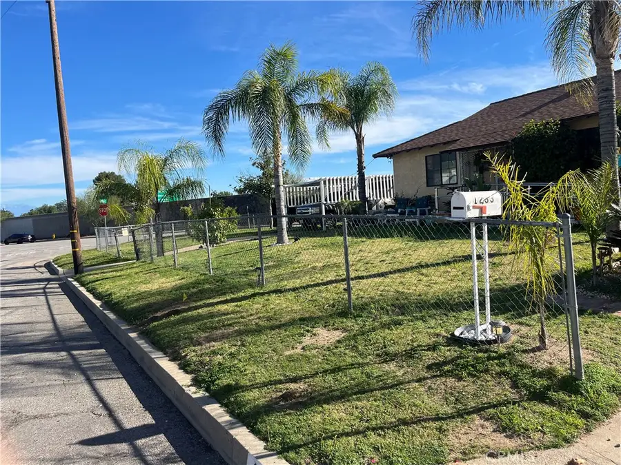 1233 W Lynwood, San Bernardino, CA 92405 - #2