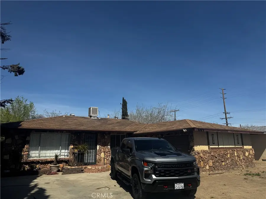 1017 W Avenue H8, Lancaster, CA 93534 - #2