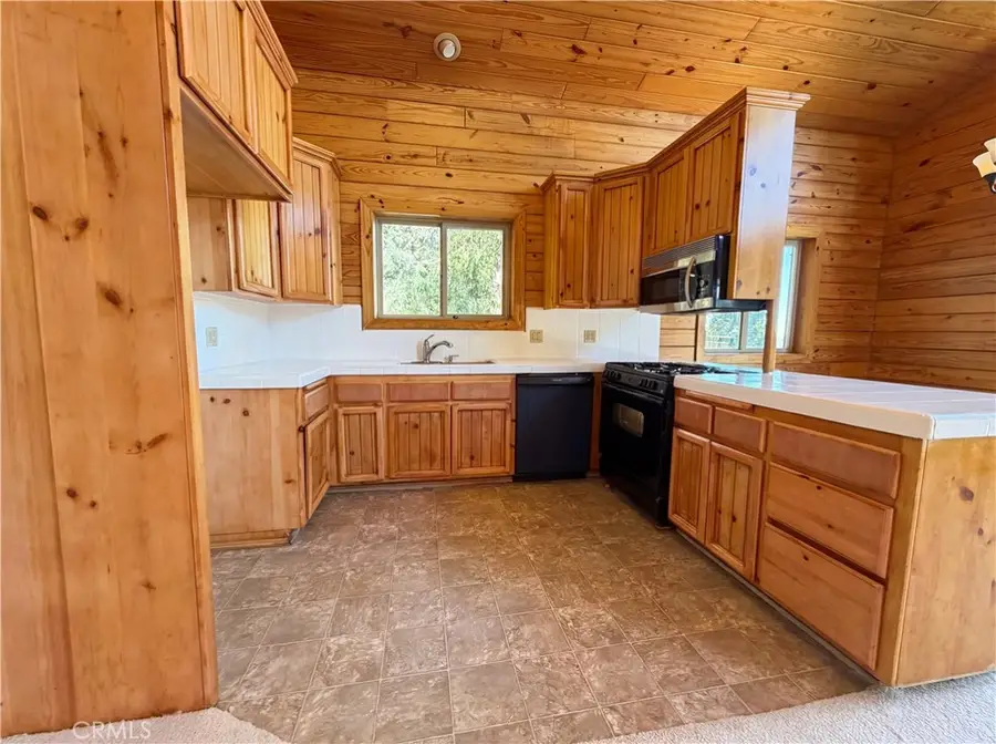 120 Zermat, Crestline, CA 92325 - #2