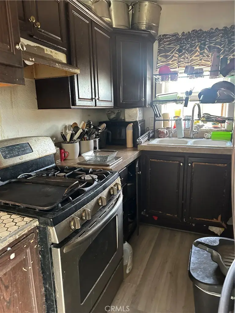 1247 E Street, Corona, CA 92882 - #3