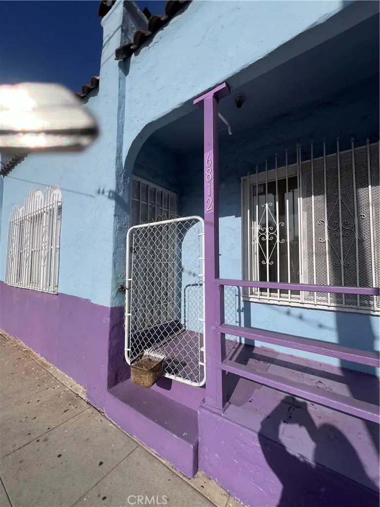 6812 S Hoover, Los Angeles, CA 90044 - #2