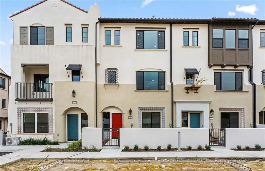 102 Sorrel Court, Burbank, CA 91506 - #3