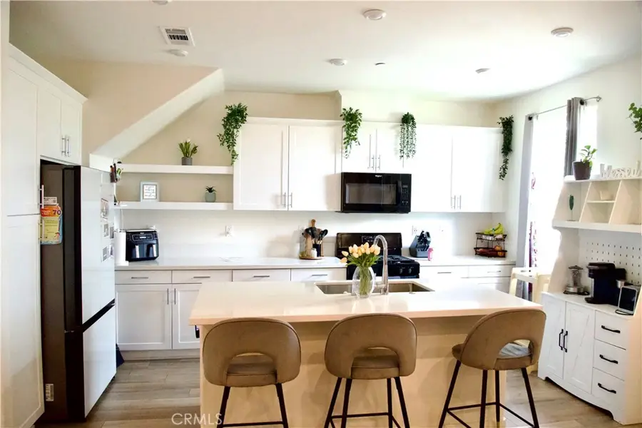 979 W Clover, Rialto, CA 92376 - #3