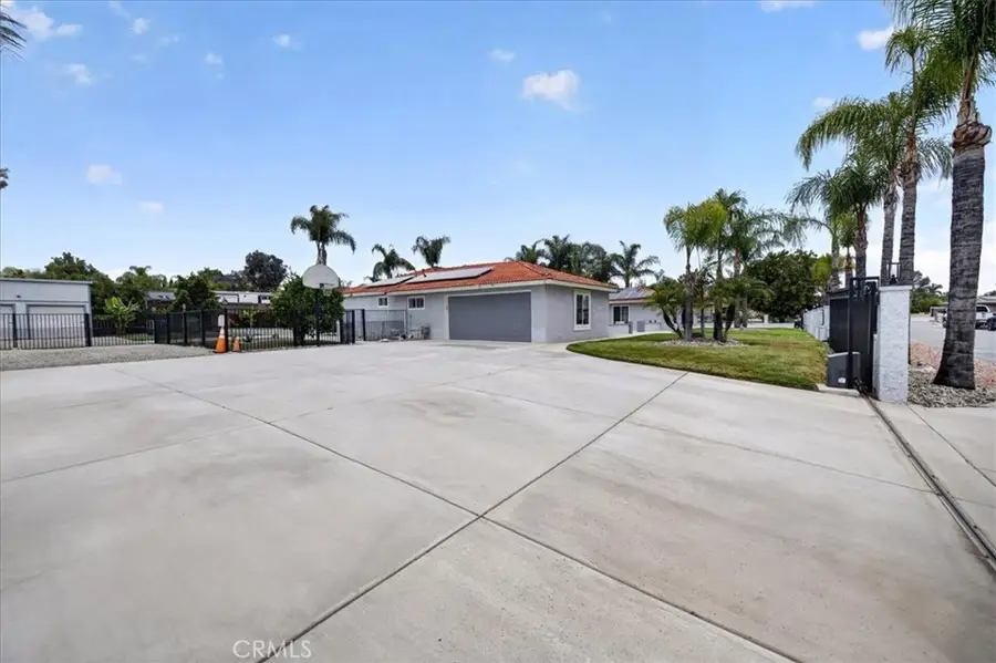 16435 Lois Lane, Riverside, CA 92504 - #2