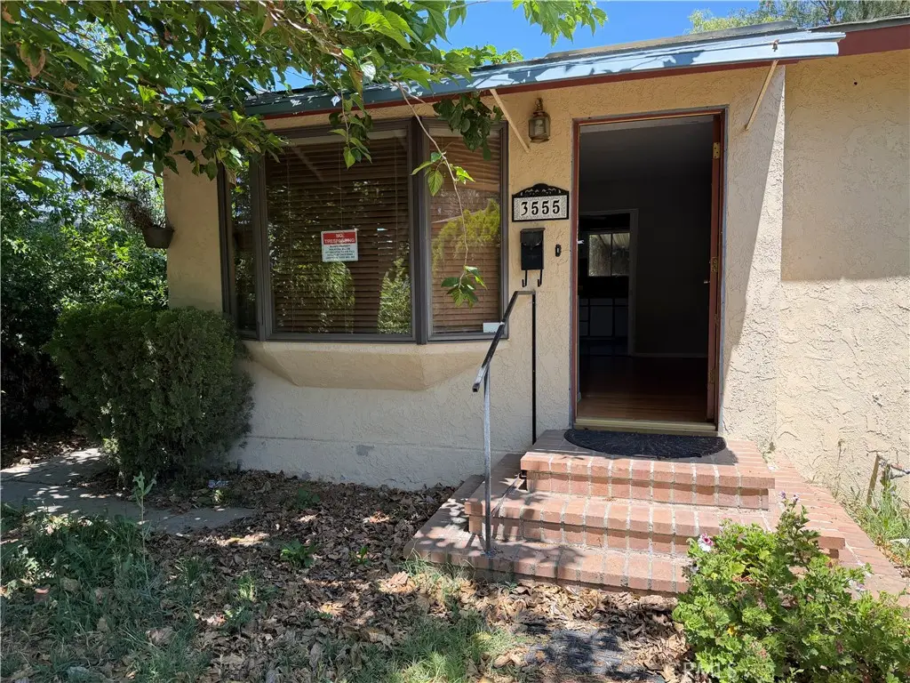 3555 Ross, Riverside, CA 92503 - #1