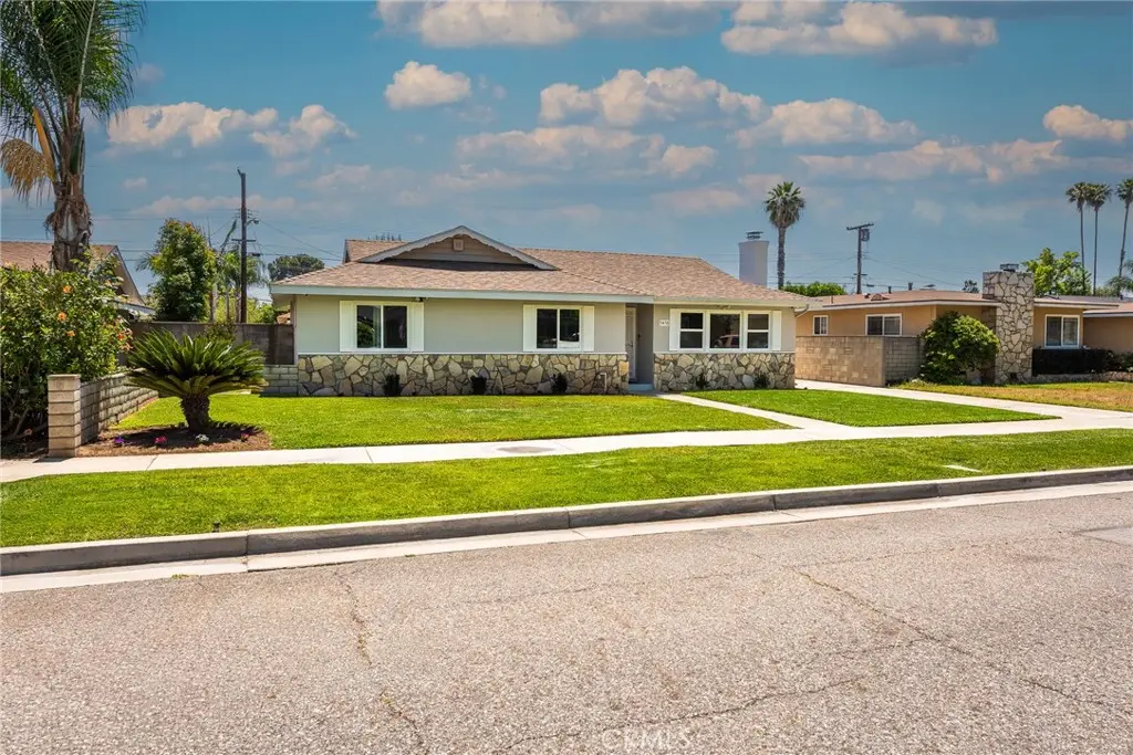 5470 Greenbrier Dr, Riverside, CA 92504 - #1