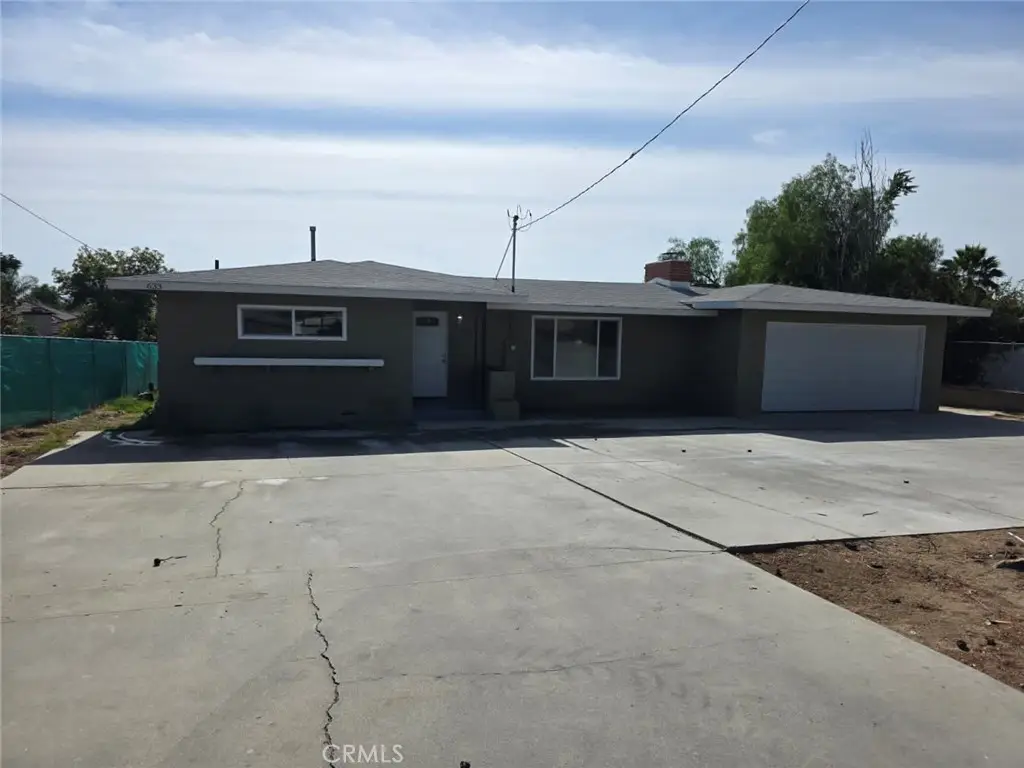 633 N Yale Street, Hemet, CA 92544 - #1