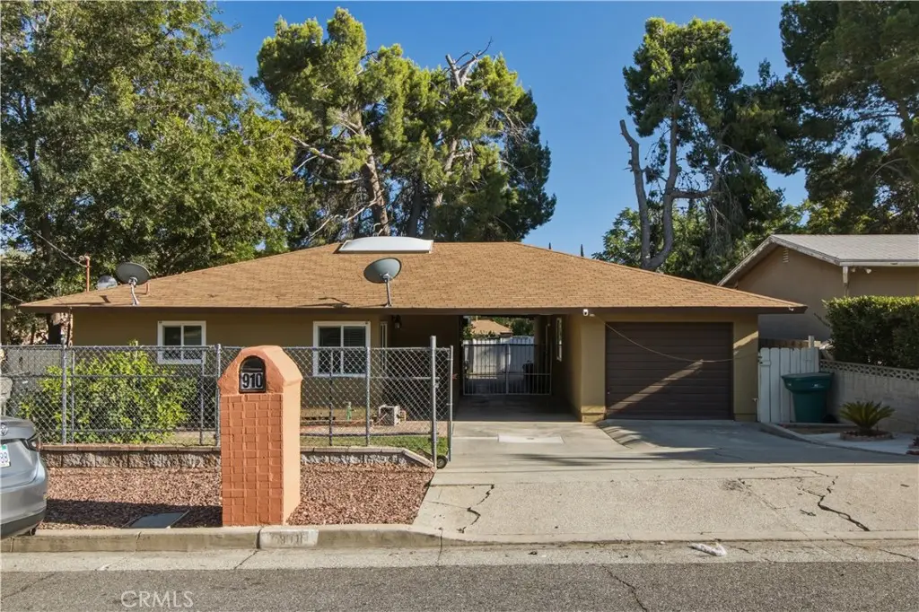910 W George, Banning, CA 92220 - #1
