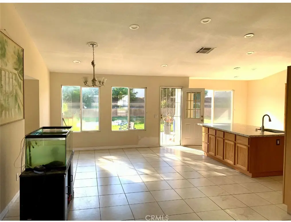 10576 Horseshoe, Bloomington, CA 92316 - #1