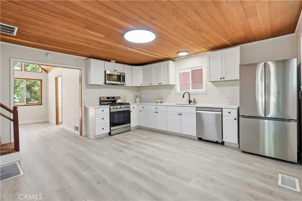 23388 Knapps Cutoff, Crestline, CA 92325