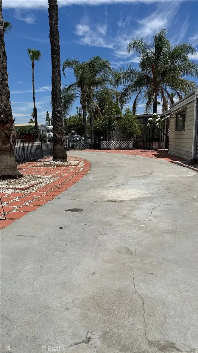 1025 S Riverside Avenue #21, Rialto, CA 92376 - #3