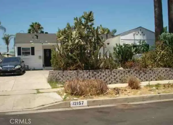 12157 Lull, Los Angeles, CA 91605
