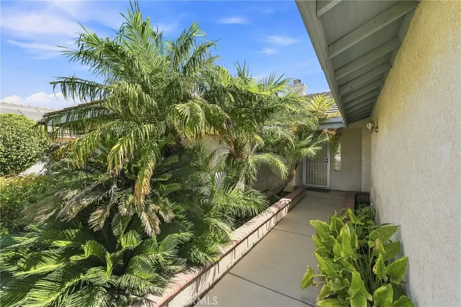 721 N Sandalwood Avenue, Rialto, CA 92376 - #3