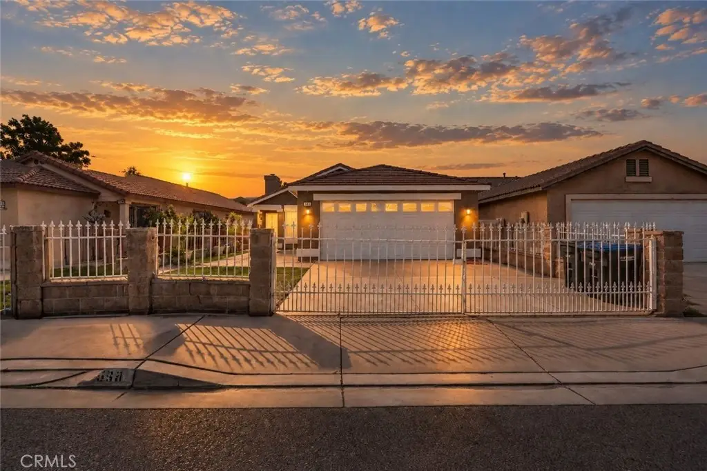 569 Award Drive, Colton, CA 92324 - #1