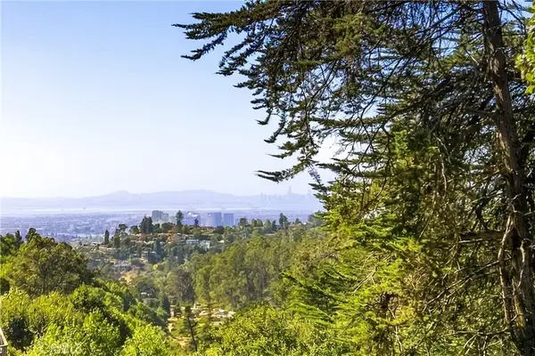 6090 Girvin Drive, Oakland, CA 94603