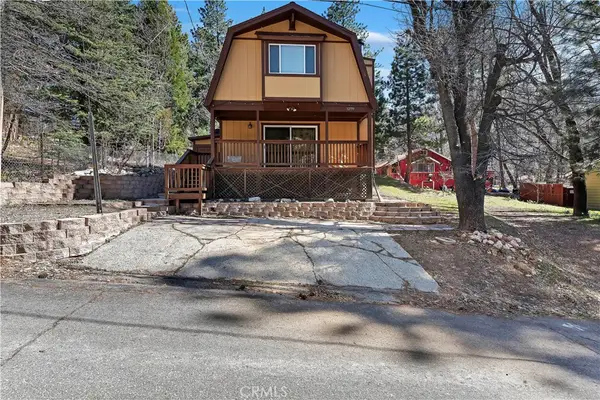 32799 Badger Ln, Running Springs, CA 92382