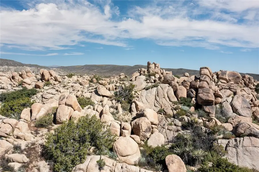 5550 Carlsbad Avenue, Yucca Valley, CA 92284 - #2