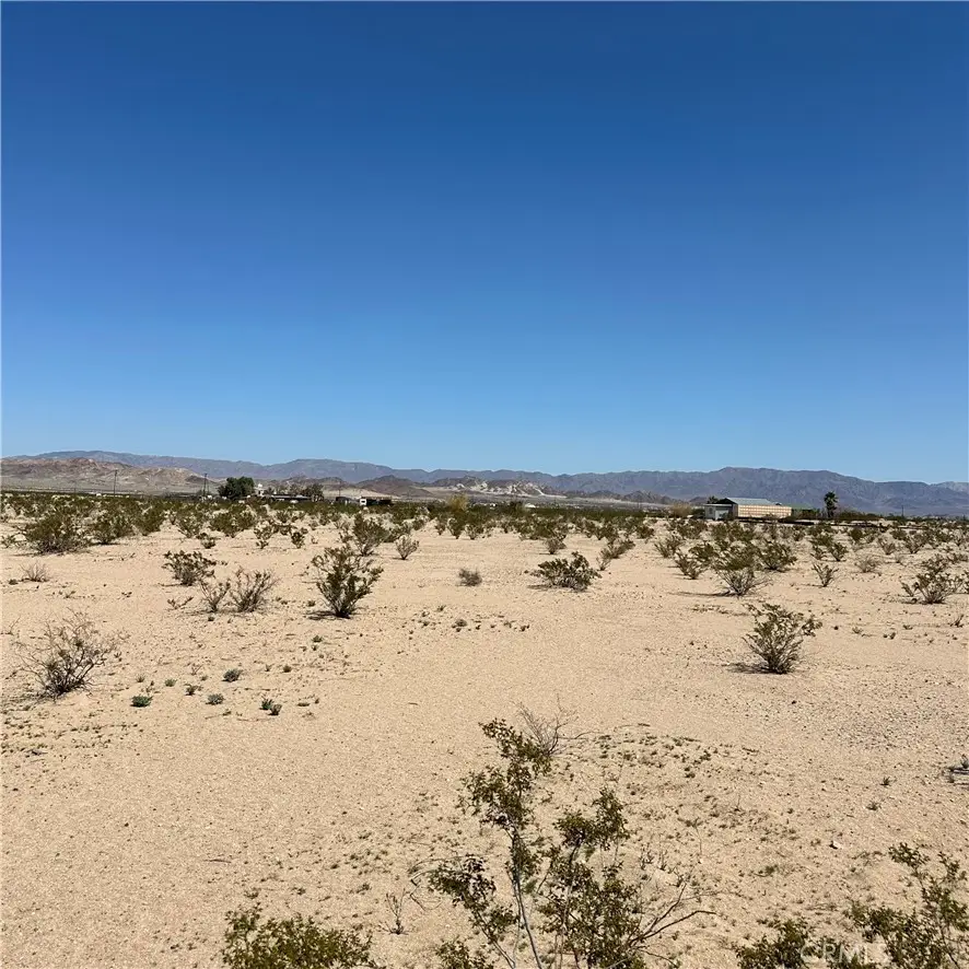 1102 Samarkland Dr, Twentynine Palms Yucca Valley, CA 92277 - #2