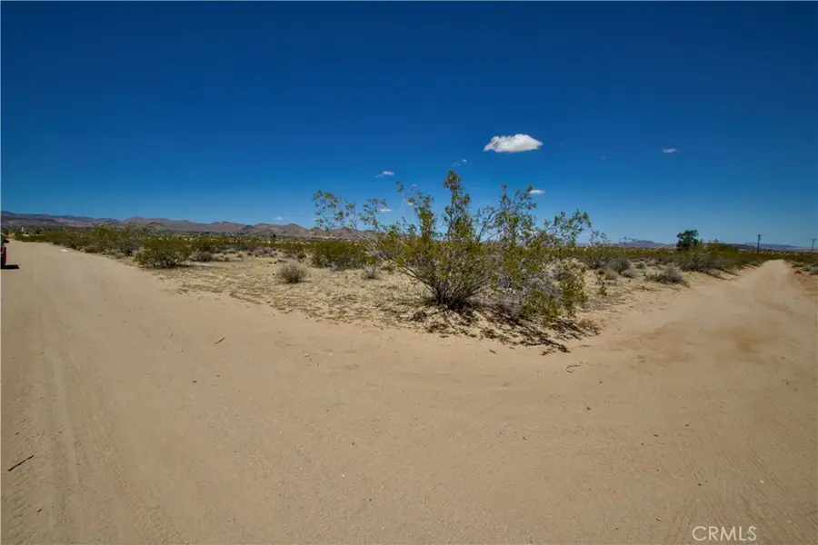 888 Lucky Lane, Landers, CA 92285 - Image #3