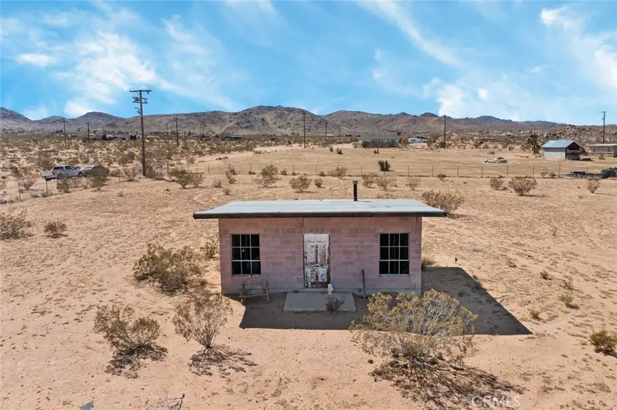 56172 Cone Blvd, Landers, CA 92285 - Image #2