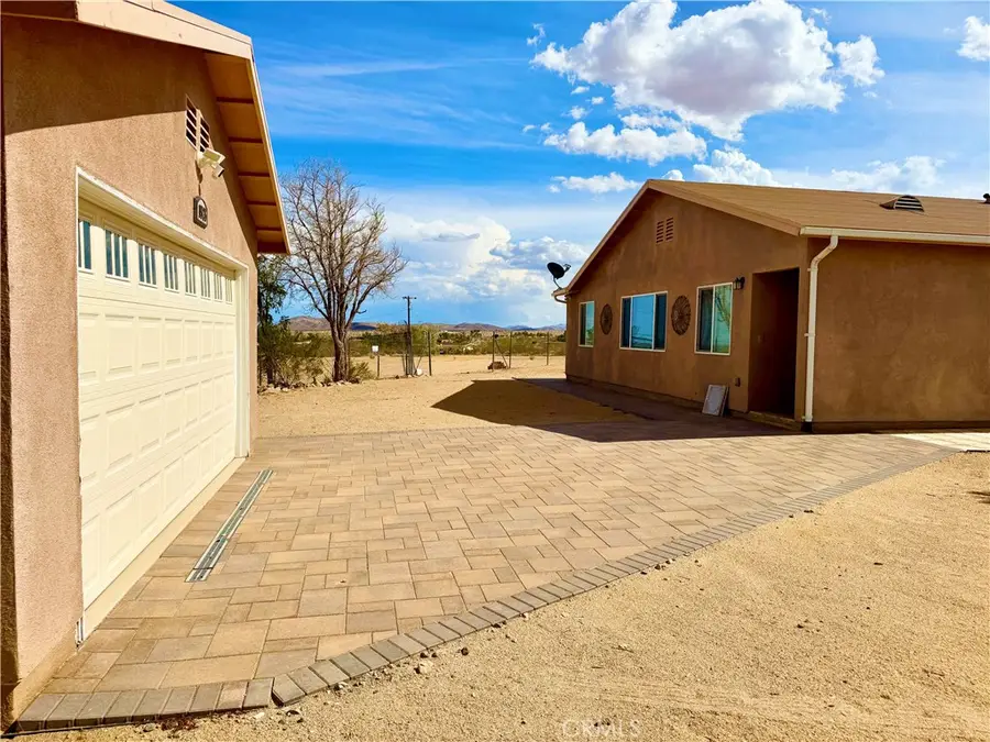 1525 Dakota, Landers, CA 92285 - Image #2