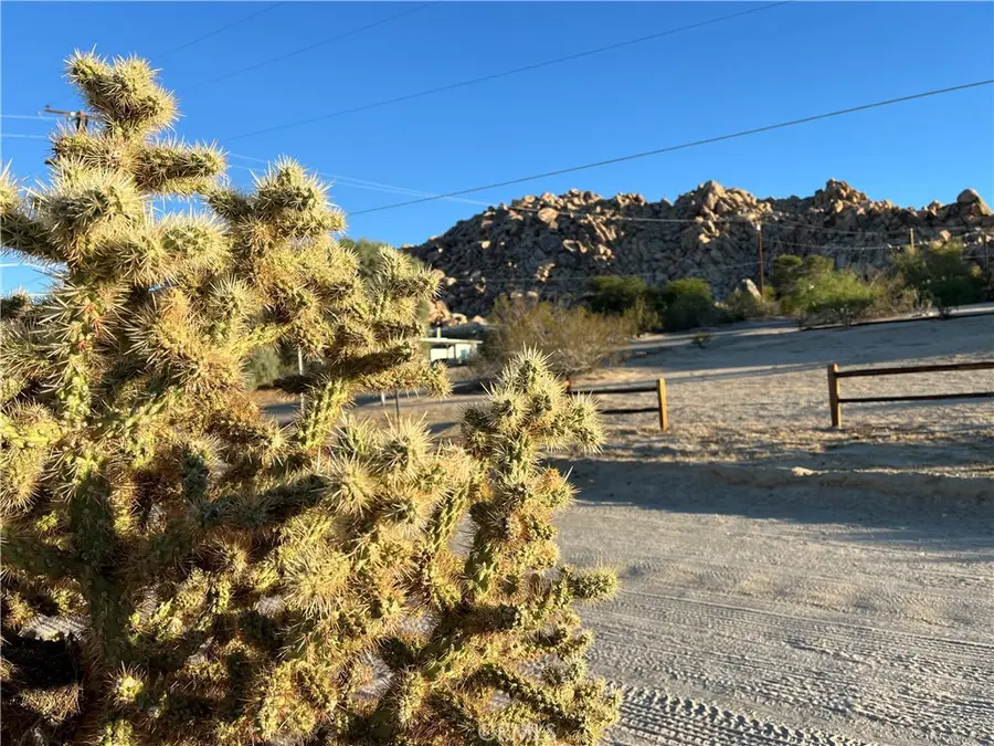 7084 Mount Shasta Avenue, Joshua Tree, CA 92252 - Image #2