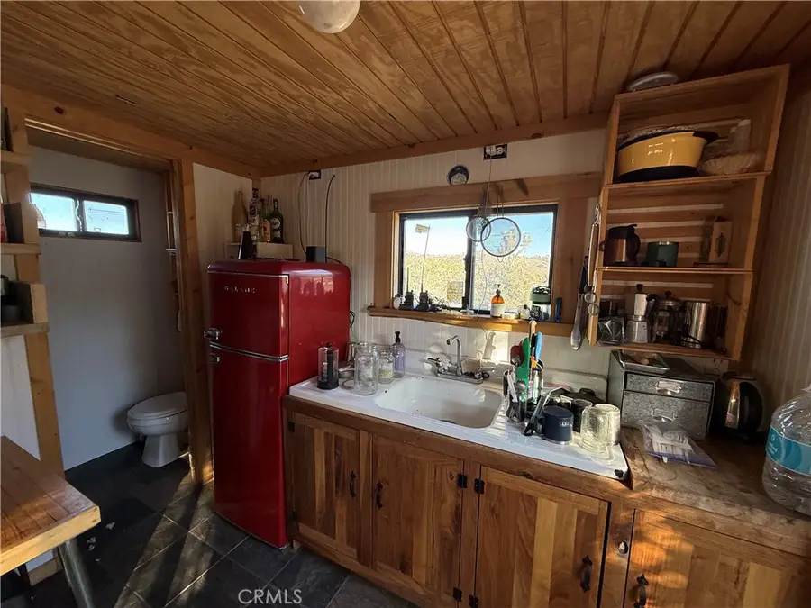 46861 Burns Canyon Rd., Pioneertown, CA 92268 - Image #2