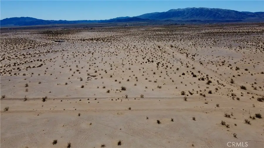 6 Topaz Avenue, Twentynine Palms Yucca Valley, CA 92277 - #3