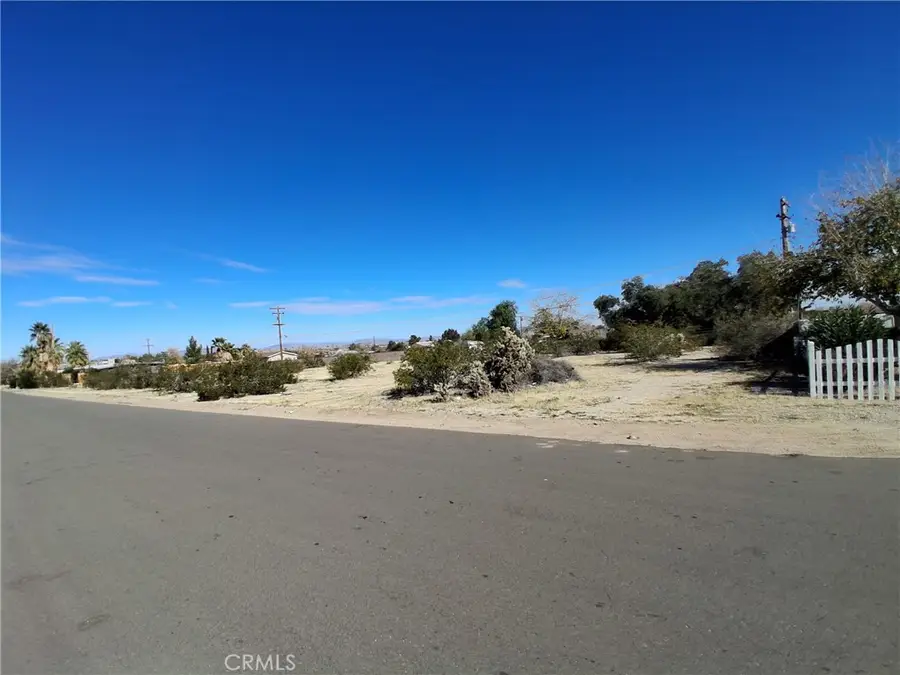 3 Manzanita Ave., Twentynine Palms, CA 92277 - #2