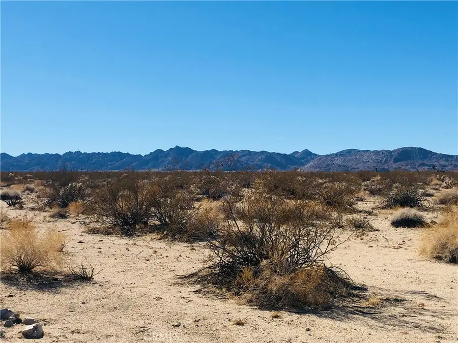 5 Appian Way, Twentynine Palms, CA 92277 - #3