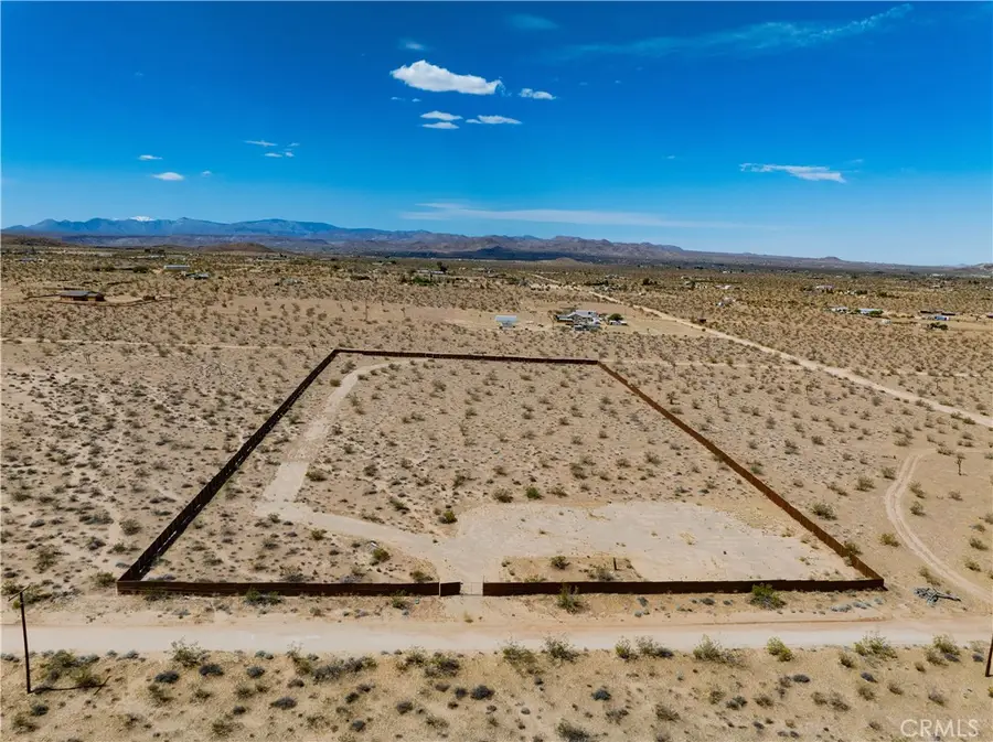 424 Ducor Avenue, Landers, CA 92285 - #2