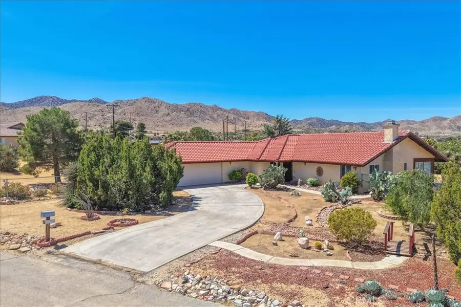 8802 Rubidoux Avenue, Yucca Valley, CA 92284 - #2