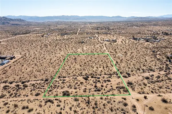 59525 La Crescenta Drive, Yucca Valley, CA 92284