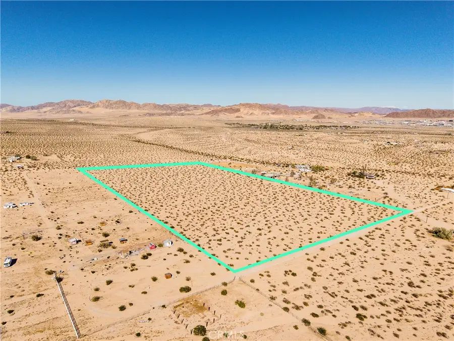 0 El Sereno Rd, Twentynine Palms Yucca Valley, CA 92277 - #3