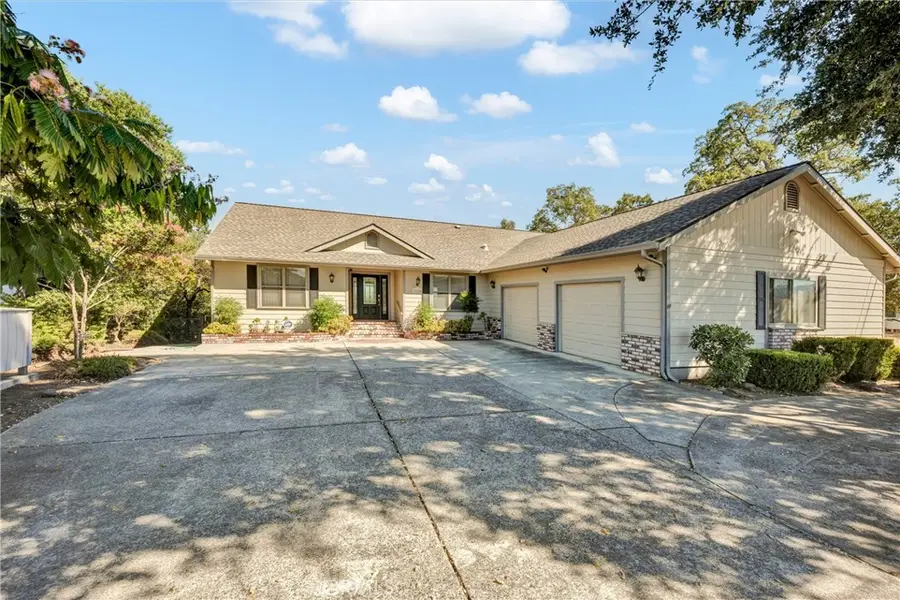 17120 Knollview Drive, Hidden Valley Lake, CA 95467 - Image #3