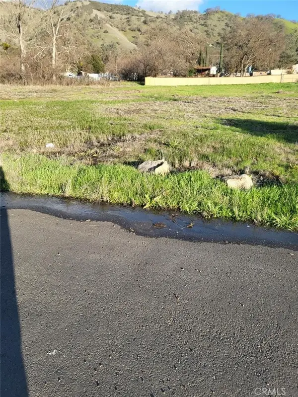 2810 10th Street, Clearlake, CA 95422