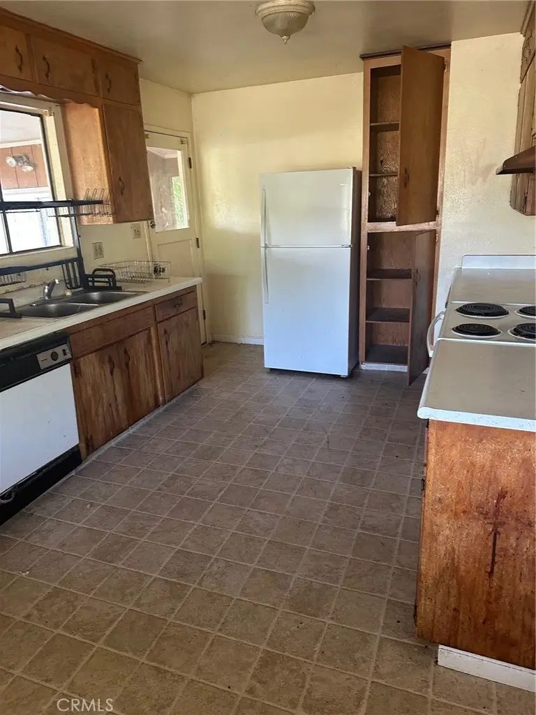490 Martin Street, Lakeport, CA 95453 - #2