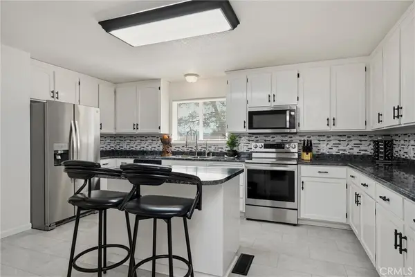 18685 Oak Grove, Hidden Valley Lake, CA 95467