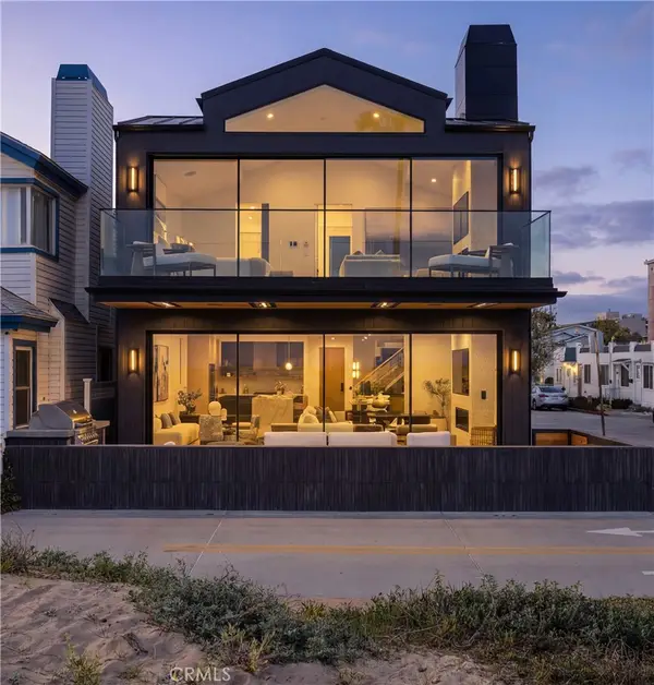218 E Oceanfront, Newport Beach, CA 92661